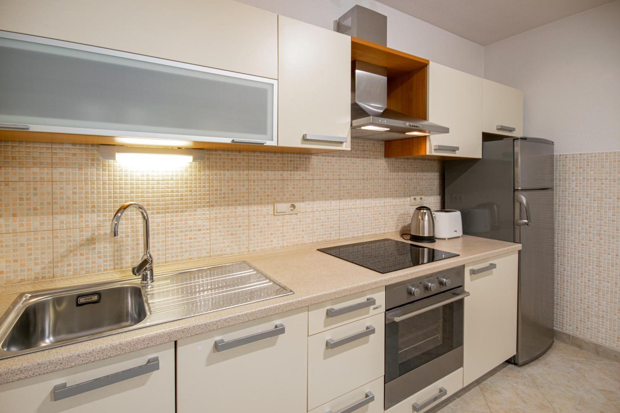 Apartments Klement Брела Экстерьер фото